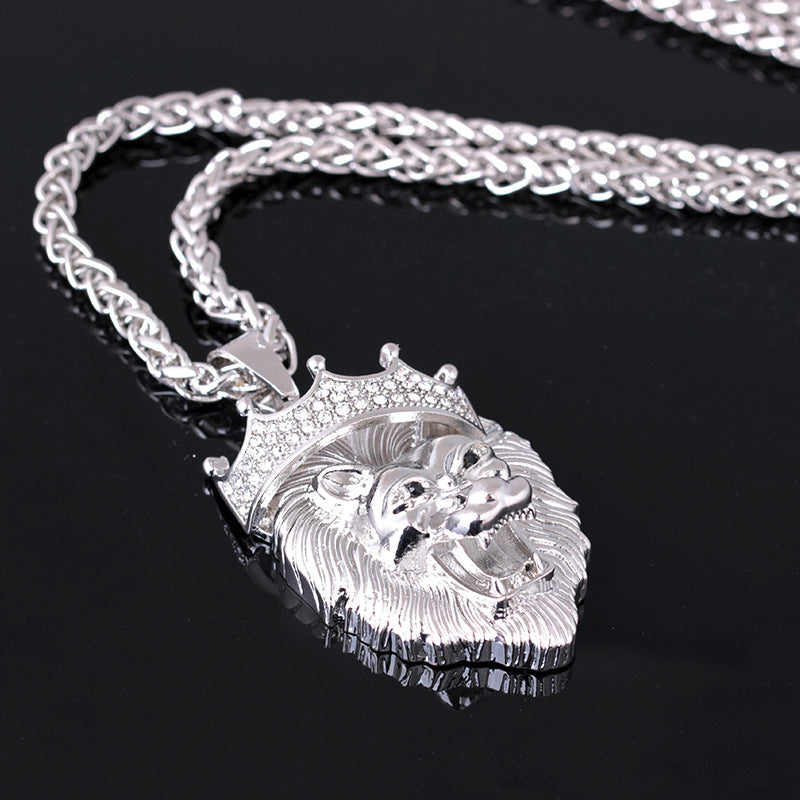 Stylish 3Sixty5 street style lion pendant necklace in silver with a detailed lion design