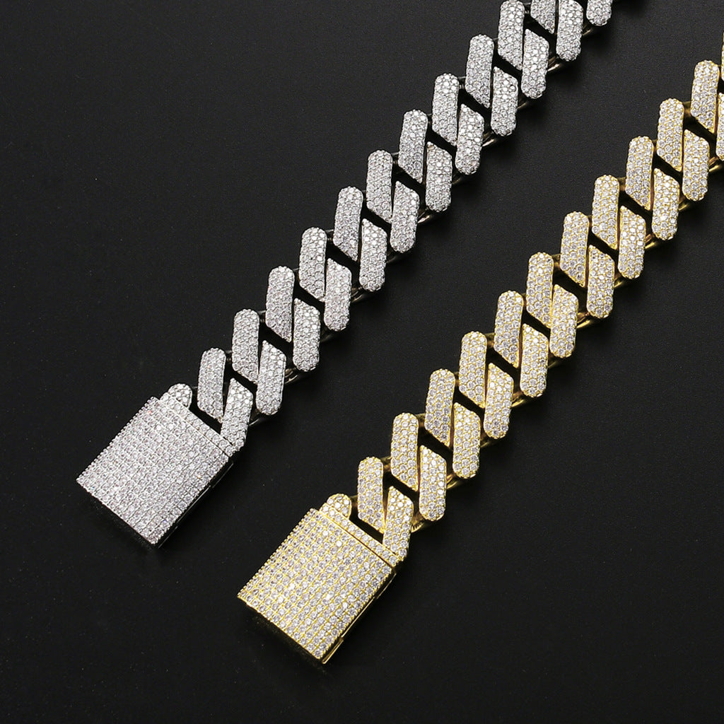 Stylish 3Sixty5 ultimate bling chain in silver and gold with sparkling diamond-like embellishments