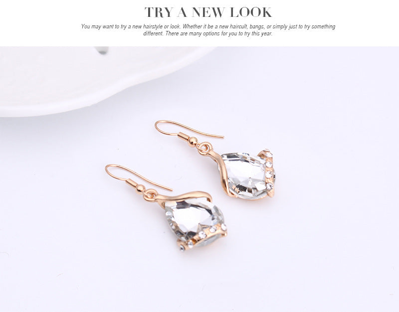 Stylish 3Sixty5 Royal Dewdrop jewelry set featuring elegant gemstone earrings in gold accents